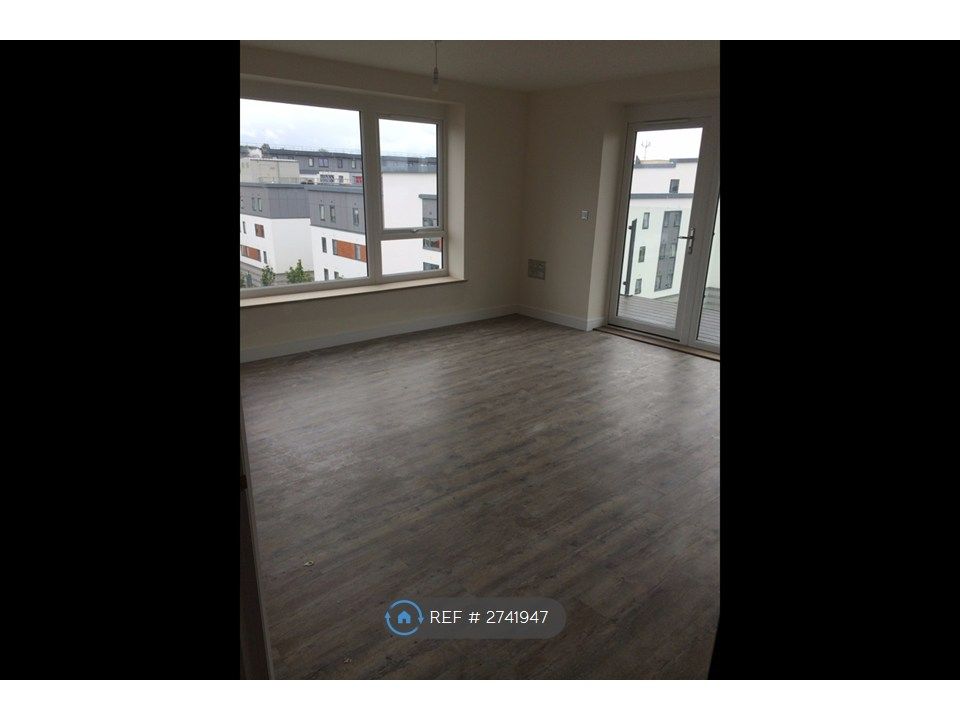 Property photo 1 of 6 Living Room