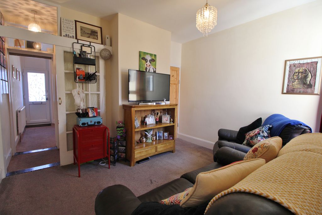 Property photo 2 of 17