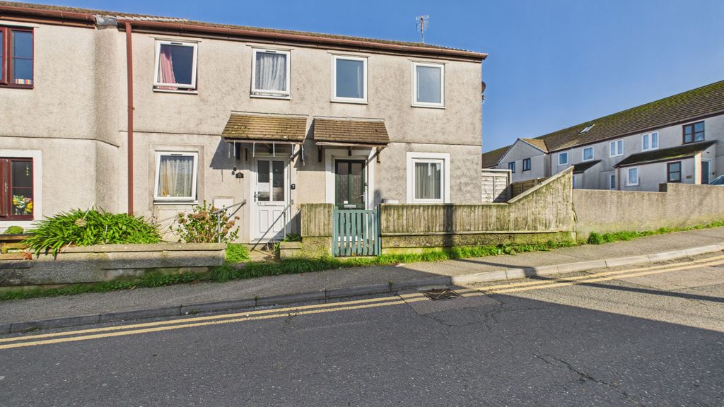 Property photo 1 of 9 3 Bedroom End Terraced House For Sale