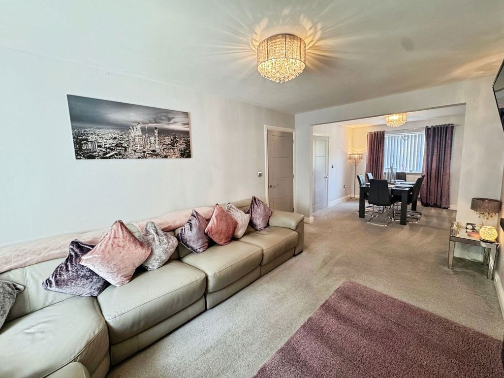 Property photo 3 of 34