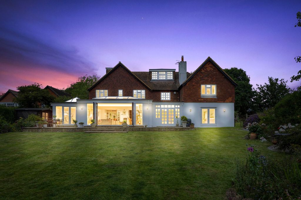 Property photo 1 of 52