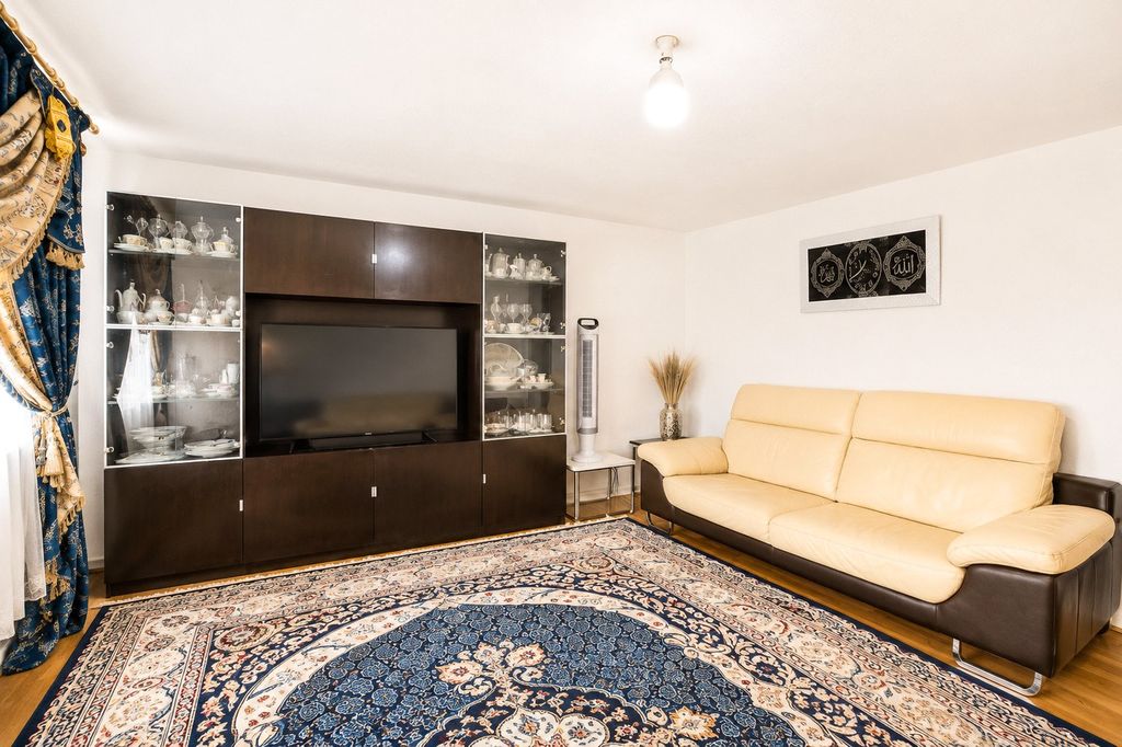 Property photo 3 of 16 Picture No. 02