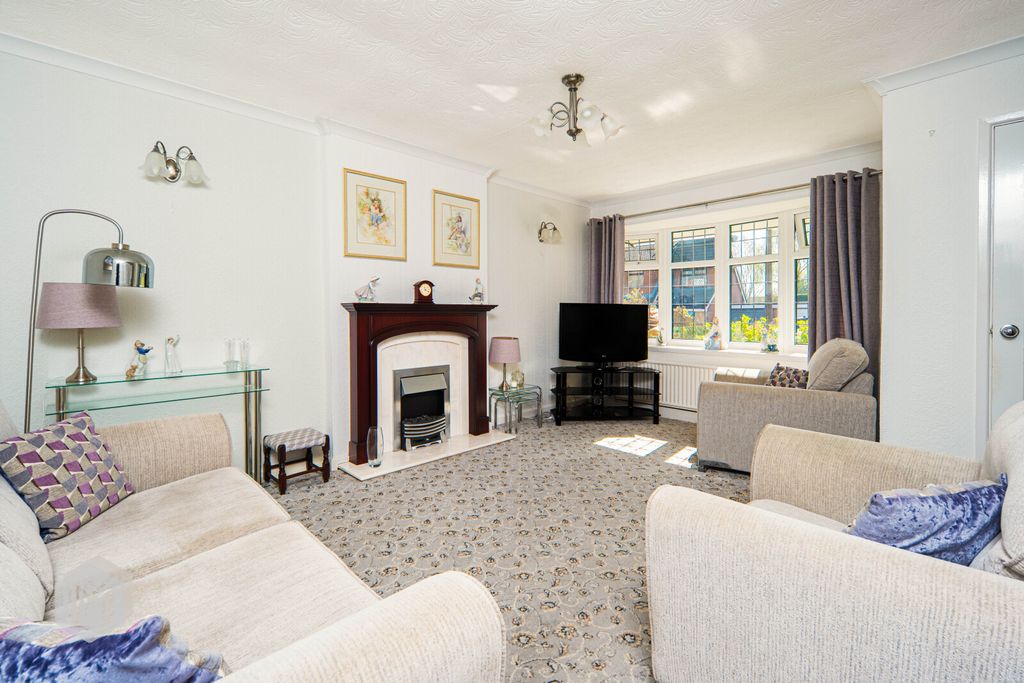 Property photo 2 of 27 Picture No. 17