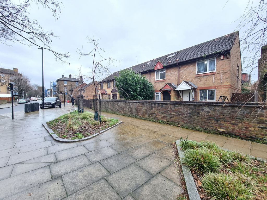 Property photo 1 of 33