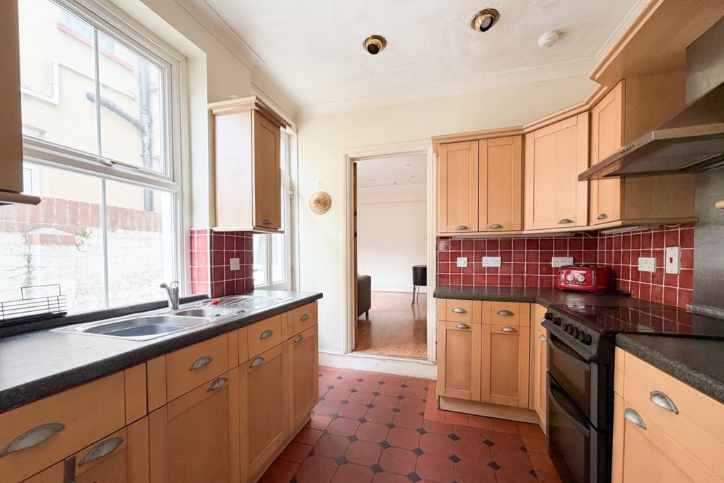Property photo 2 of 10 Lrg_Call 02920 668585 To Secure Your Viewing _6
