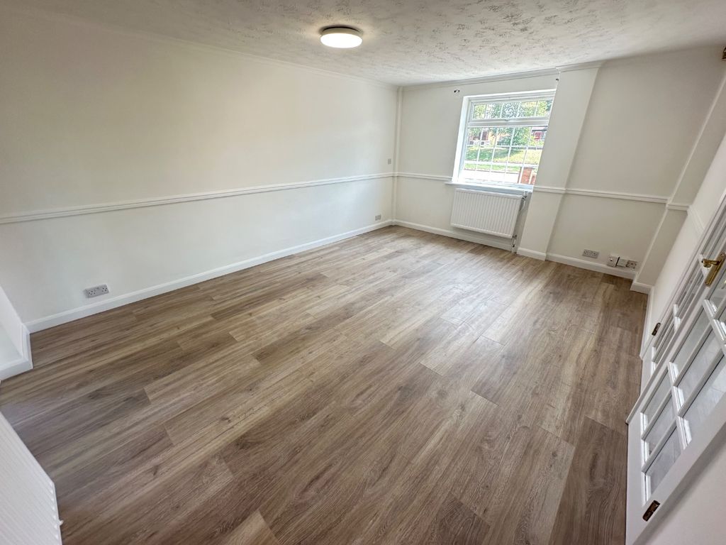 Property photo 3 of 17 5282184