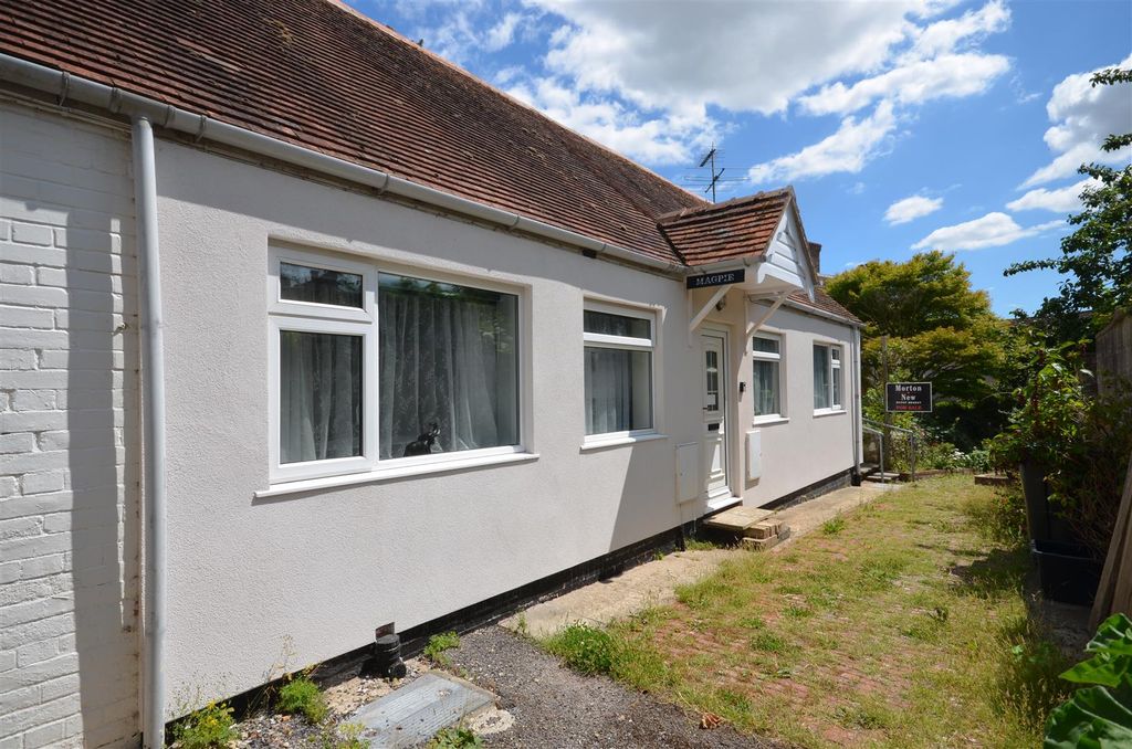 Property photo 1 of 10 Front