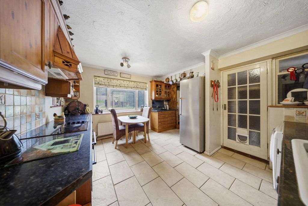 Property photo 3 of 14 Kitchen