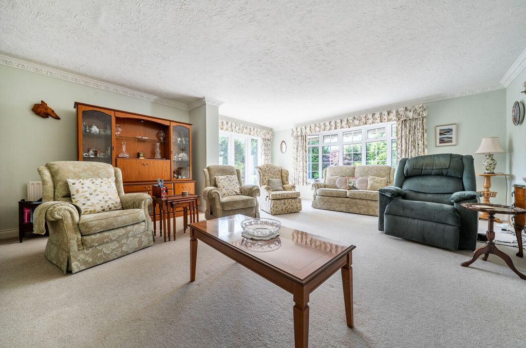Property photo 2 of 24
