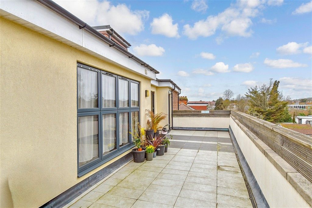 Property photo 1 of 9 External Feature