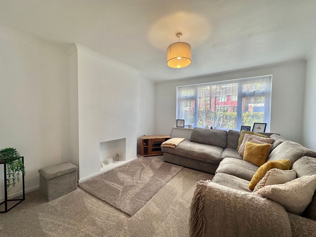 Property photo 3 of 32