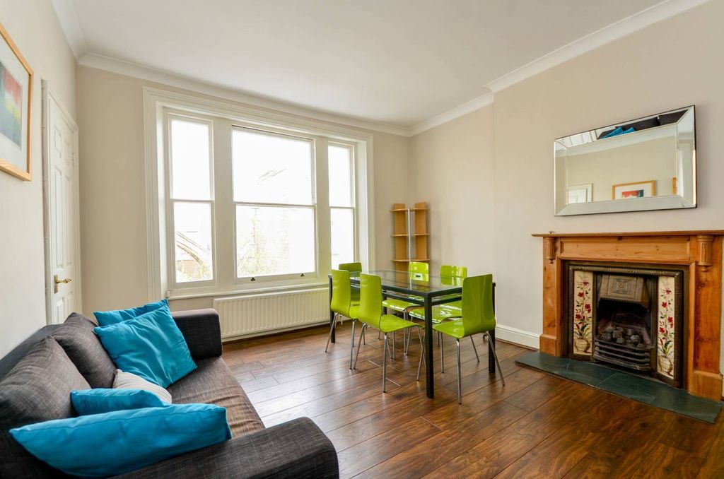 Property photo 2 of 8
