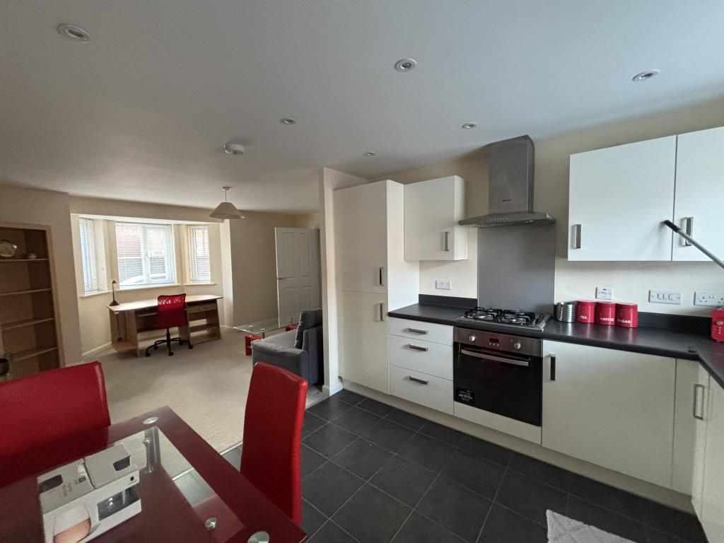 Property photo 3 of 6 Kitchen