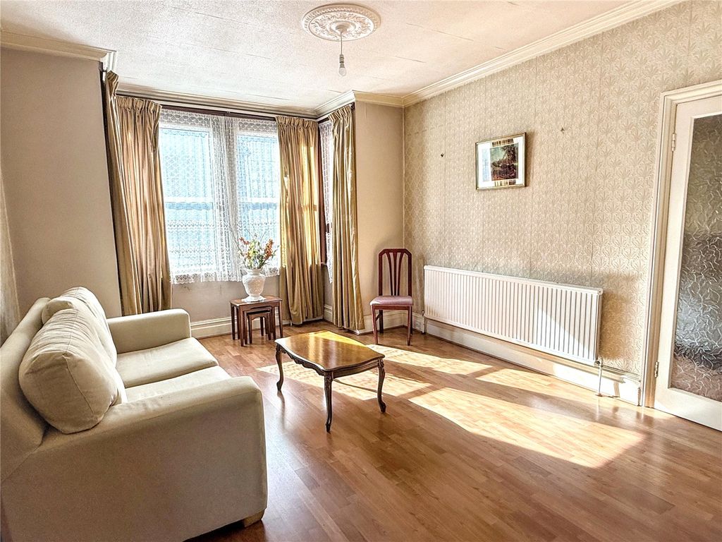 Property photo 2 of 18 Picture No. 05