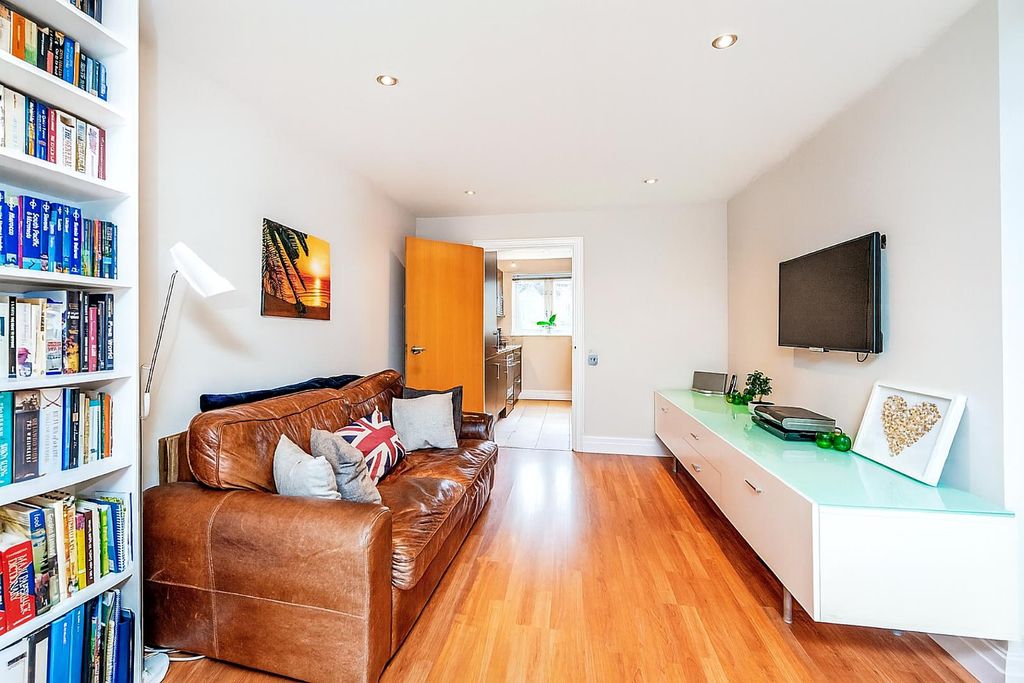 Property photo 1 of 9 c.Png