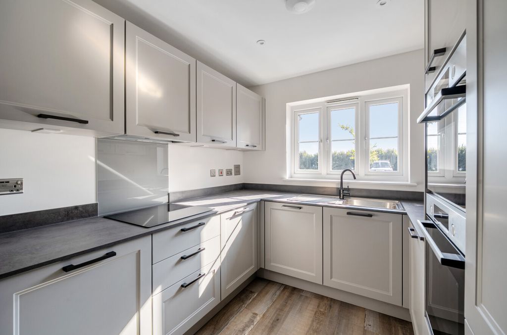 Property photo 2 of 11 1524595-4-1A10c41...