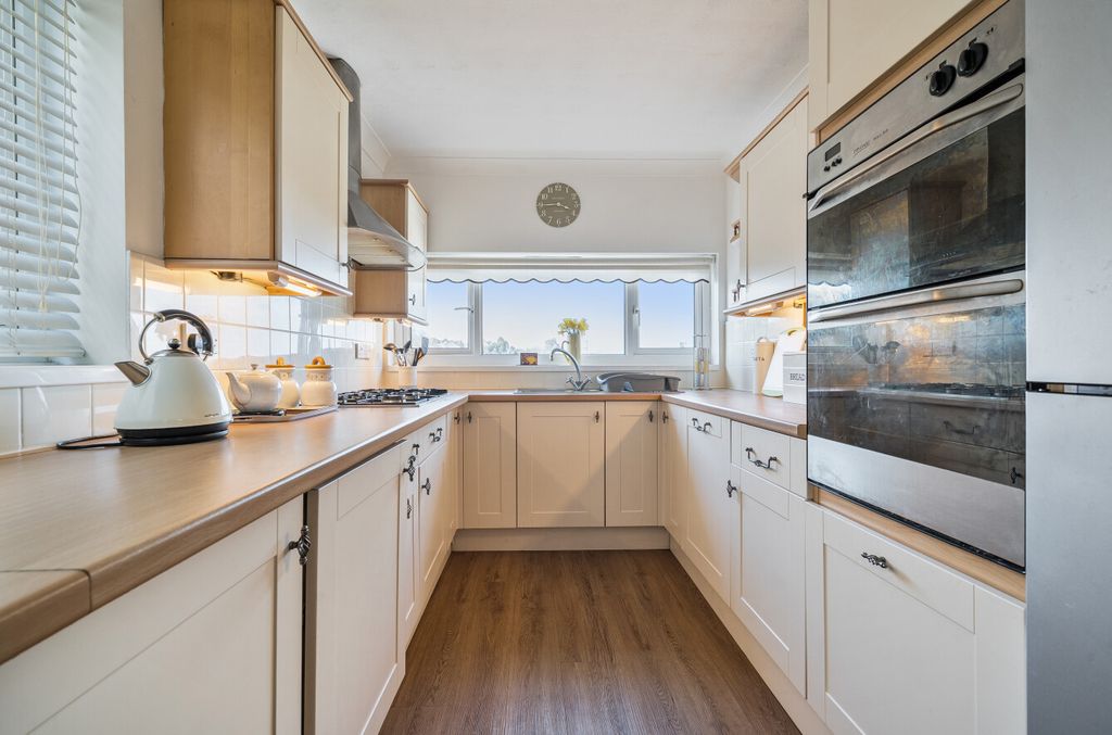 Property photo 2 of 24 1434919-17-69c427...