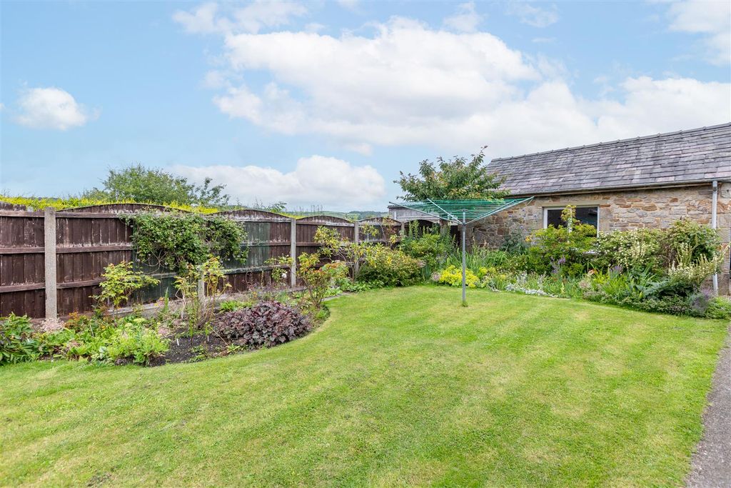 Property photo 2 of 27
