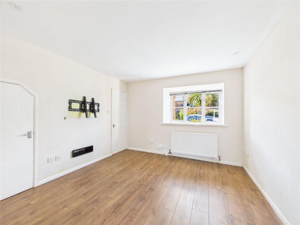 Property photo 2 of 12 Picture No. 19