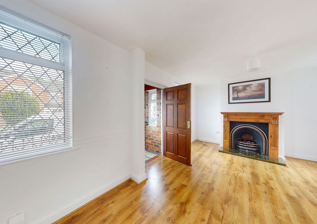 Property photo 2 of 30