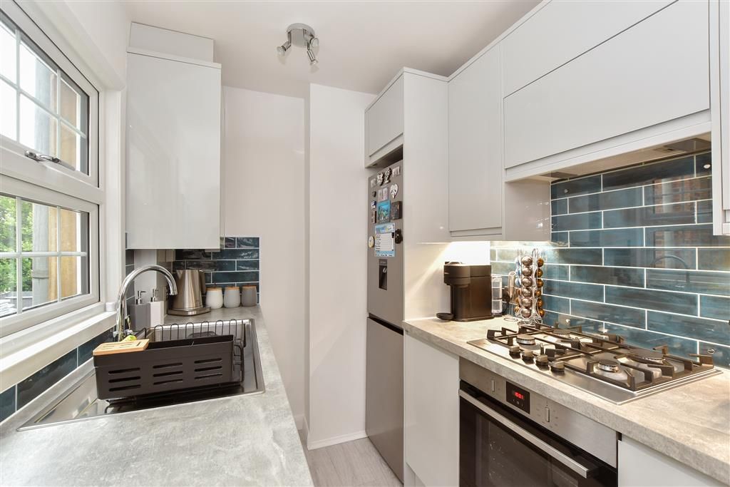 Property photo 3 of 9 Kitchen