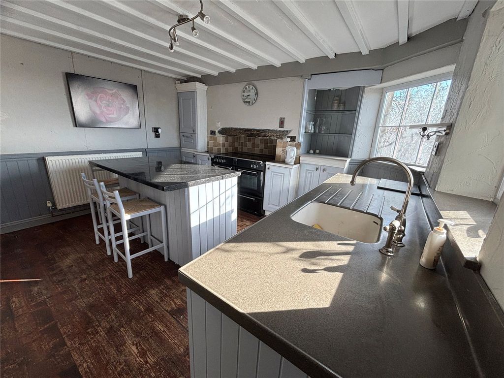 Property photo 2 of 26 Picture No. 35