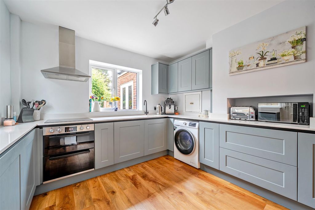 Property photo 2 of 26 1357601-16-68d6744685Ea4.Jpg