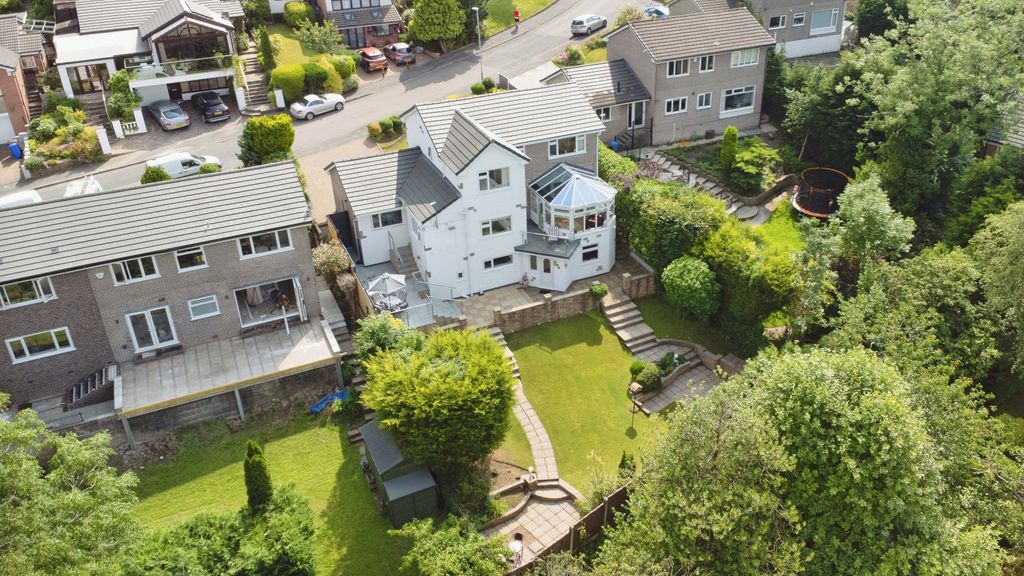 Property photo 2 of 52