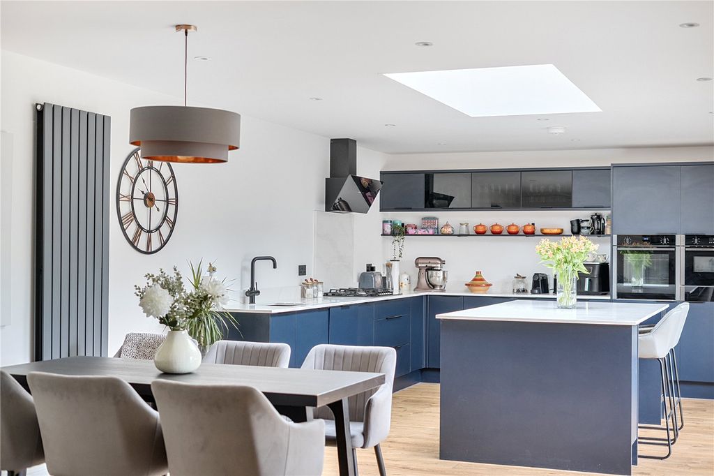 Property photo 3 of 30 Picture No. 28