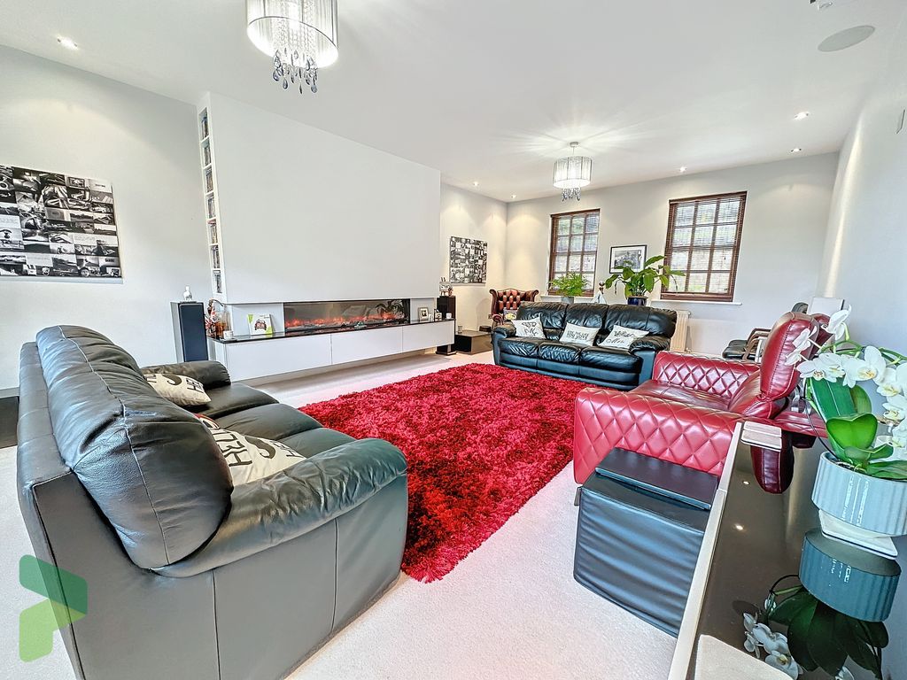Property photo 3 of 50 Coach House39
