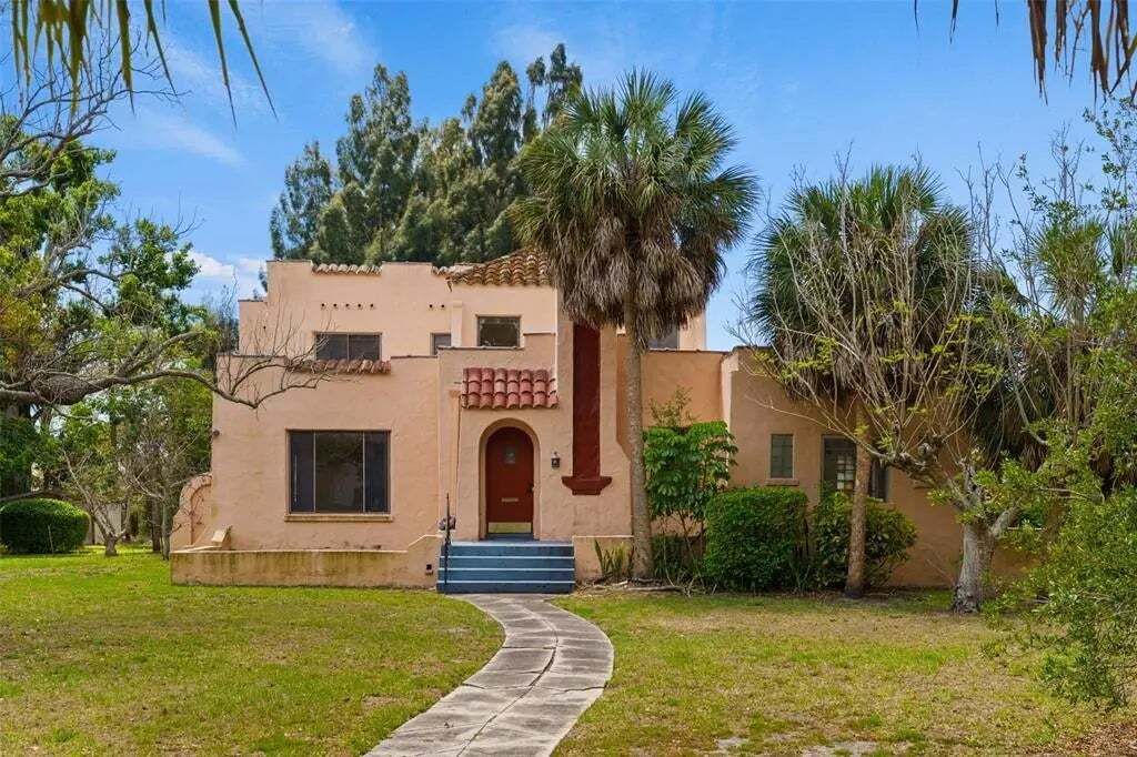 Property photo 1 of 20