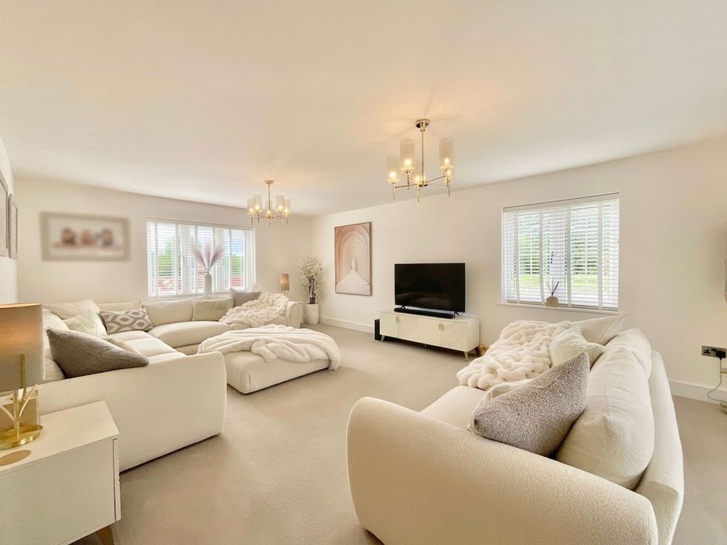 Property photo 2 of 38