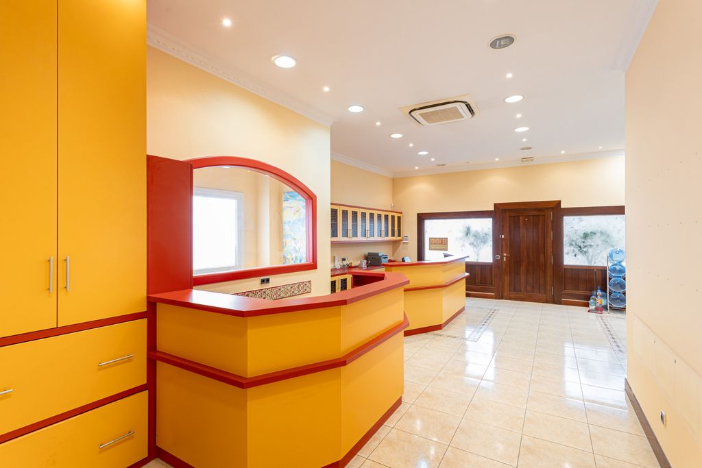 Property photo 2 of 24