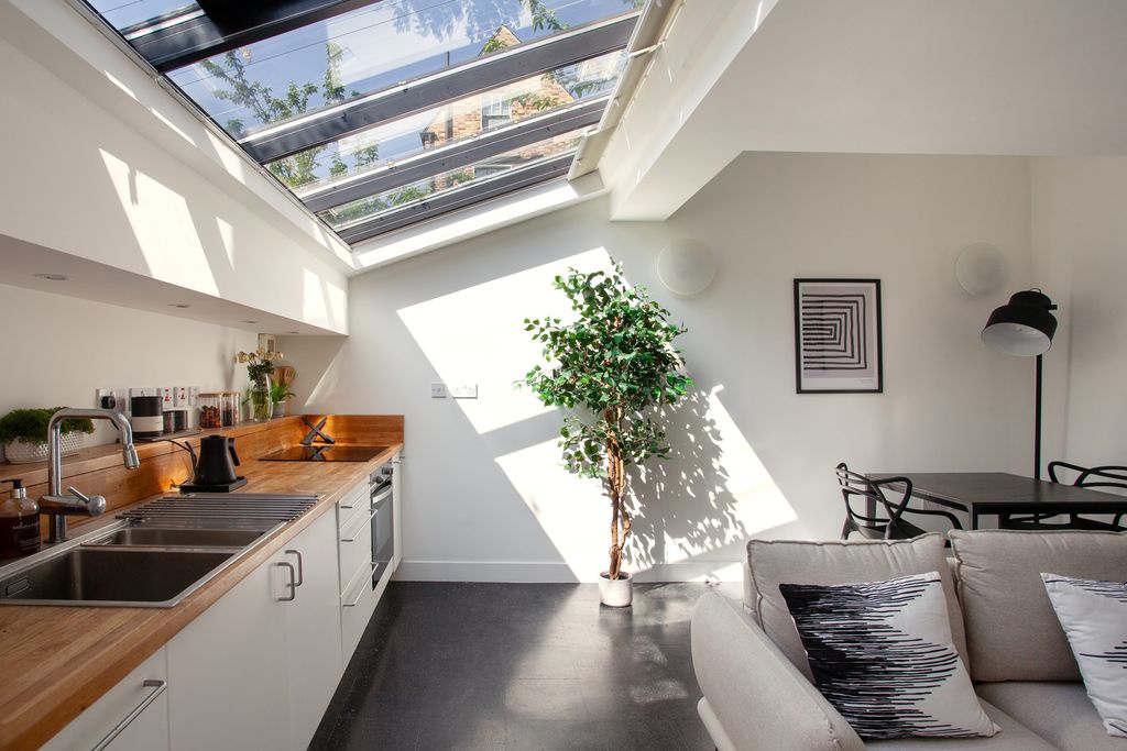 Property photo 3 of 21 285863 - Wiltonway_Kelliott_002.Jpg