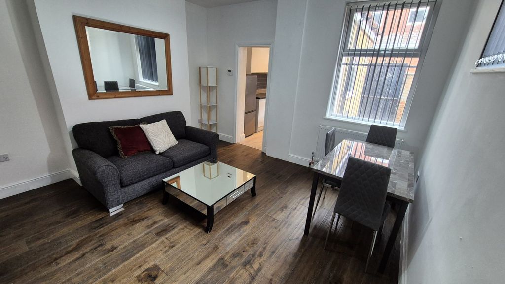 Property photo 1 of 15 Lindum Street