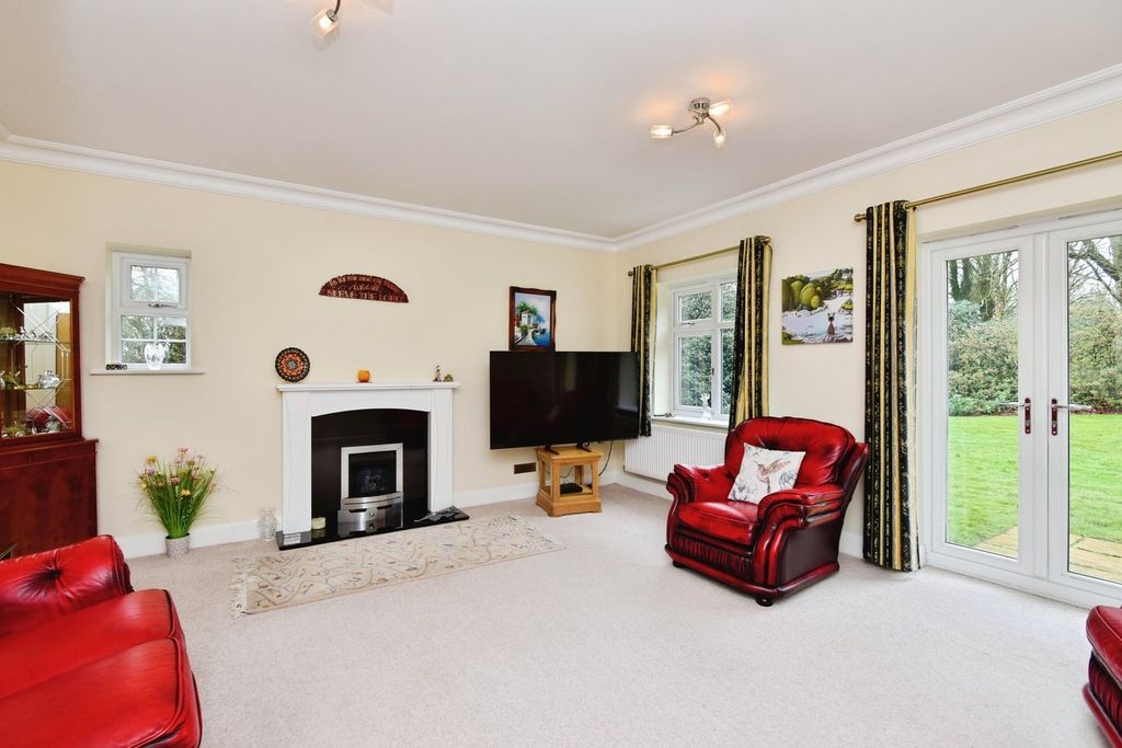 Property photo 2 of 34