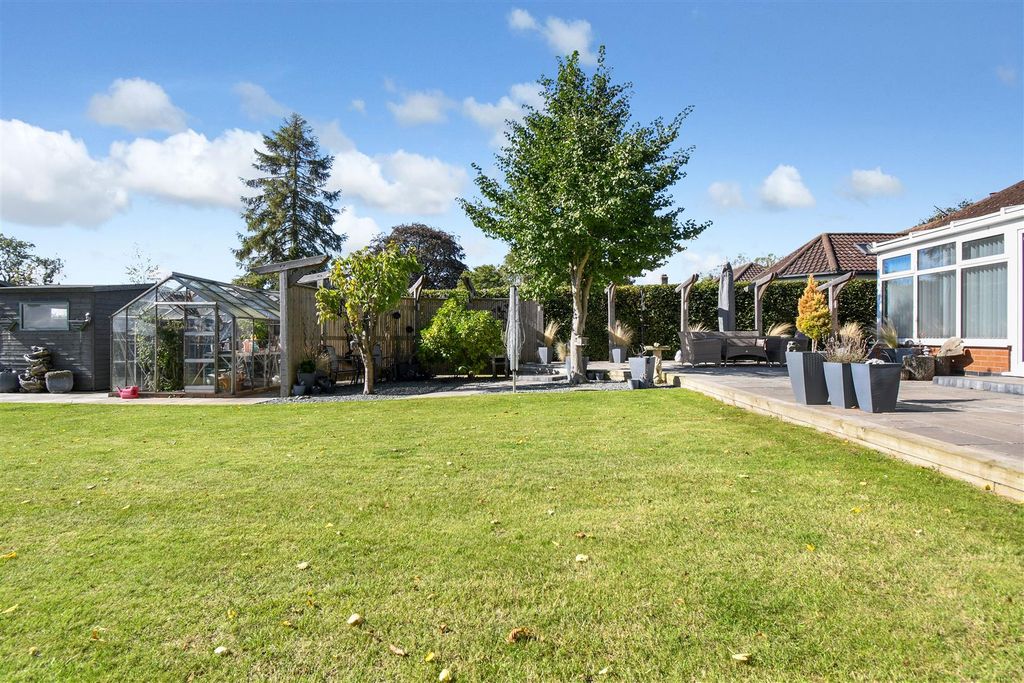 Property photo 2 of 38