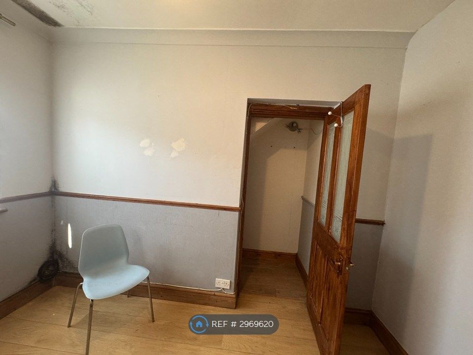 Property photo 3 of 27