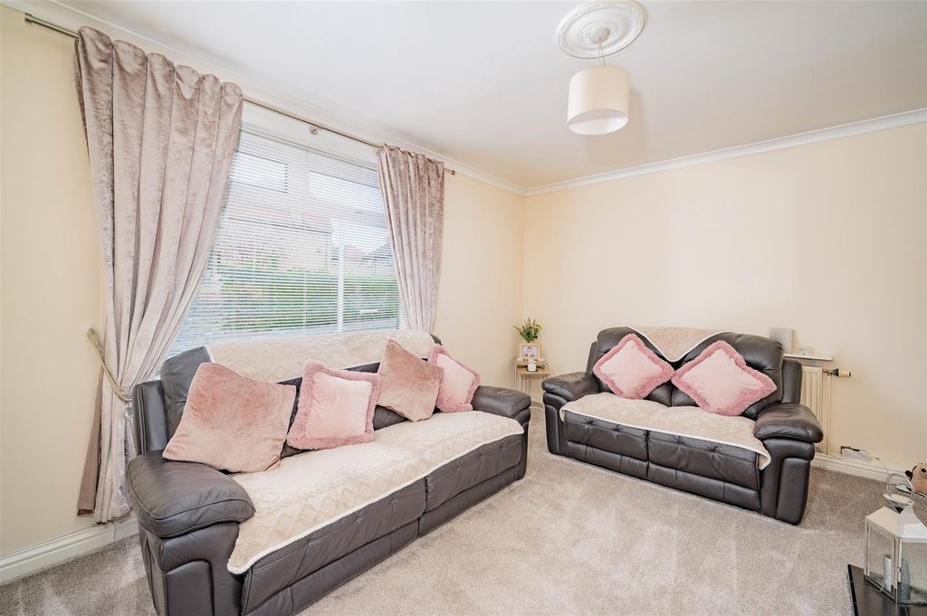 Property photo 3 of 18 27 Lyndhurst Avenue Dundee-1.Jpg