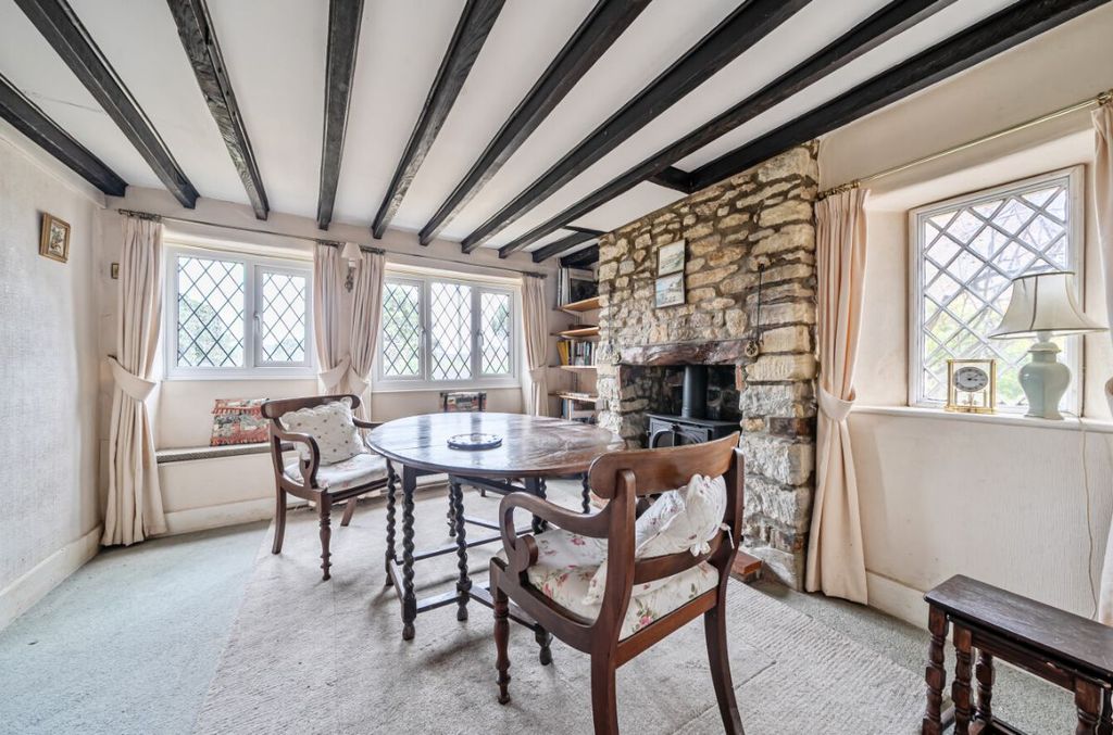 Property photo 2 of 27