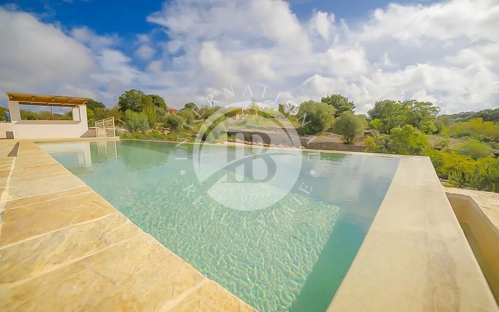 Property photo 2 of 32