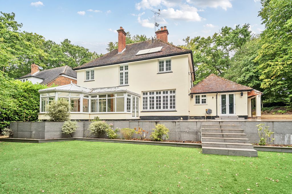 Additional image 12 of 4 bed detached house for saleReading Road North, Fleet GU51