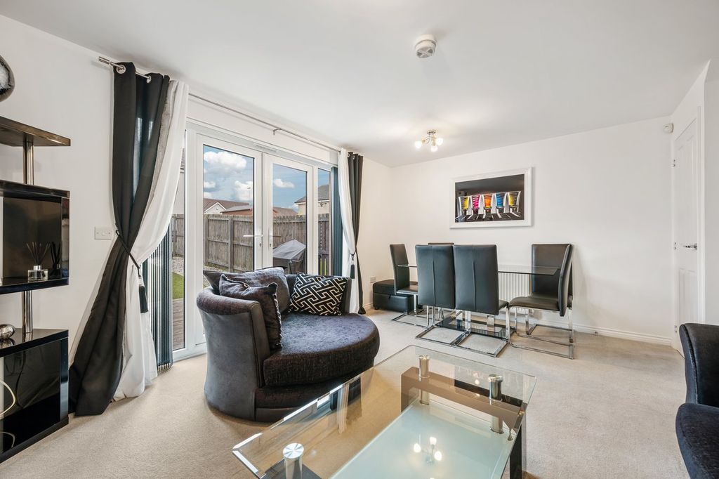 Property photo 3 of 21