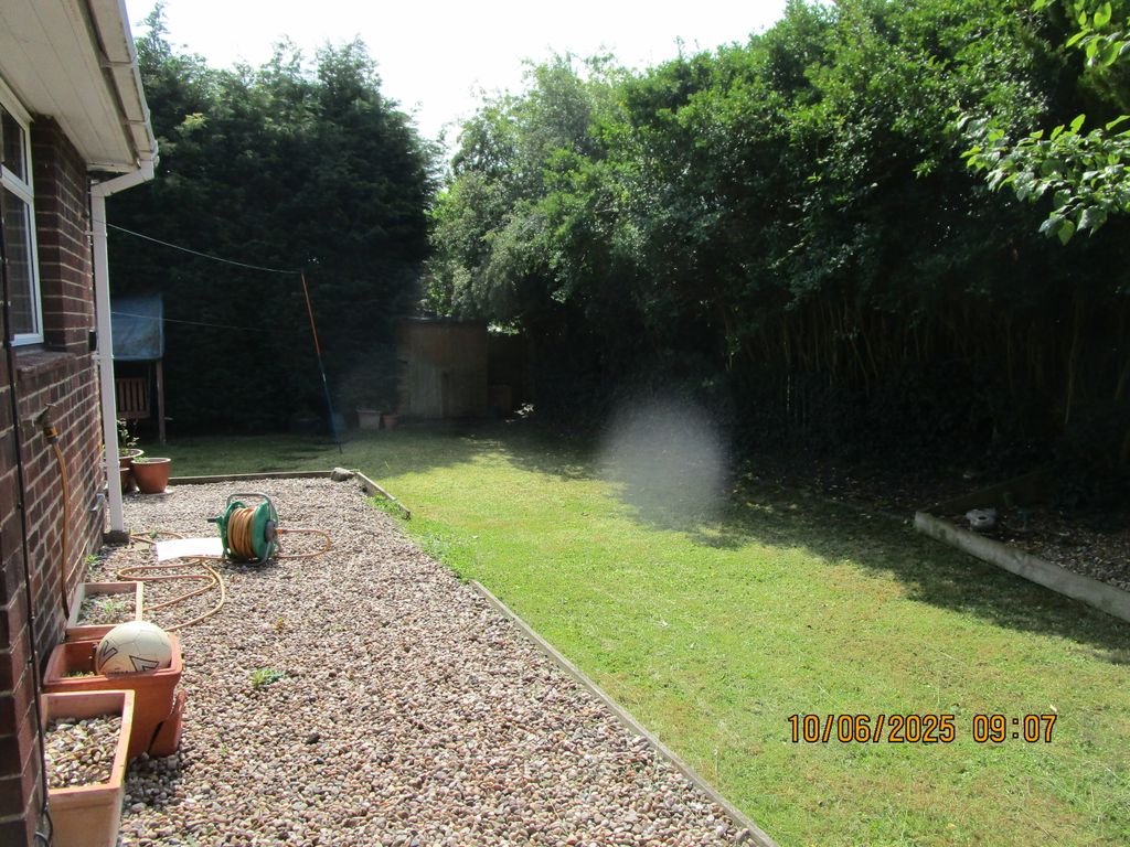 Property photo 3 of 14 Side\Rear Garden View