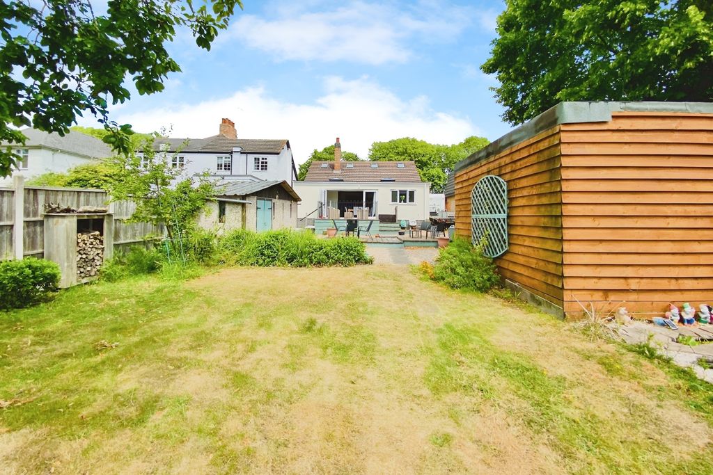 Property photo 2 of 28
