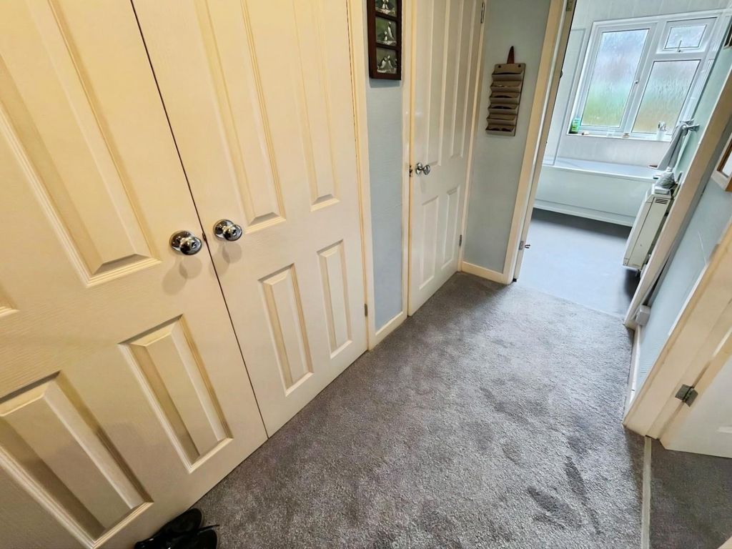 Property photo 3 of 12 41B657c5-cc12.Jpg