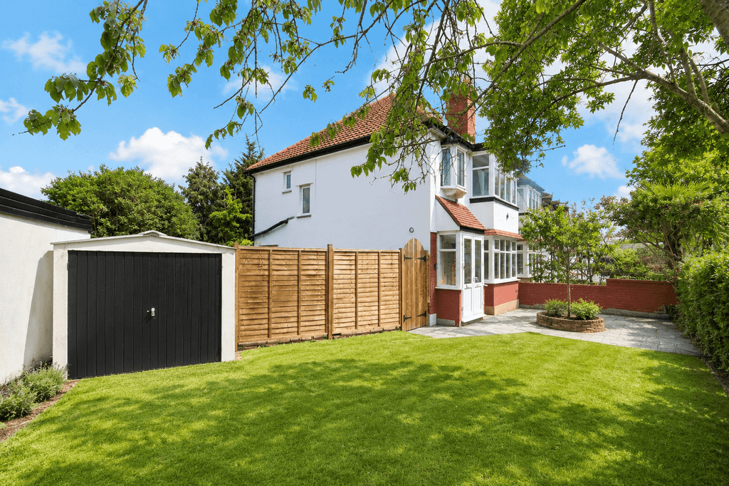 Property photo 1 of 13 Abbotts Drive, Wembley, Middlesex Ha0