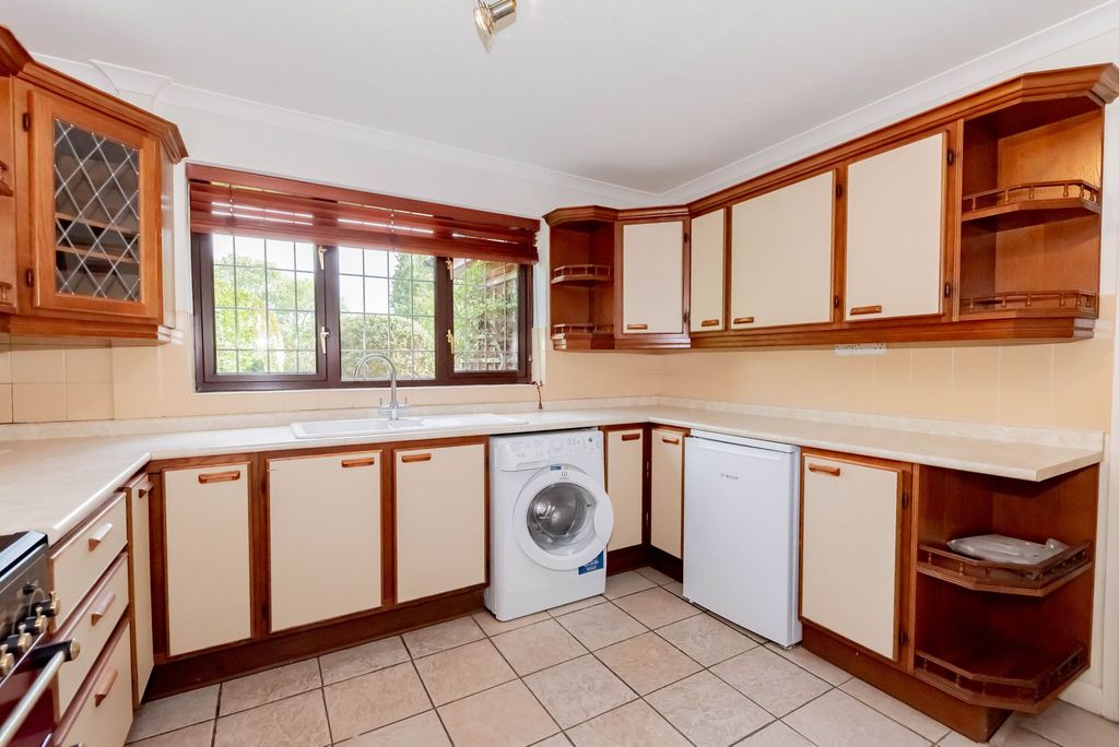 Property photo 3 of 13