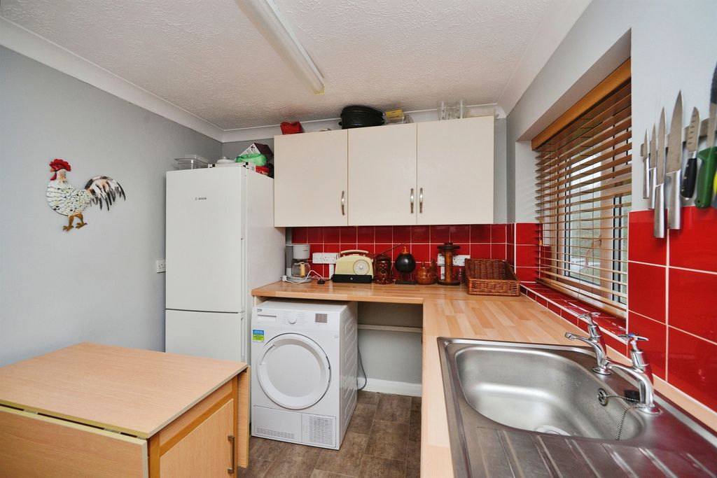 Property photo 2 of 14