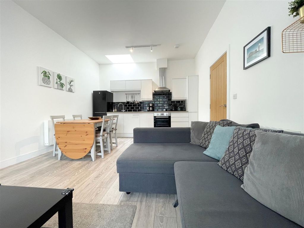 Property photo 1 of 7 Open Plan Lounge Kitchen.Jpg